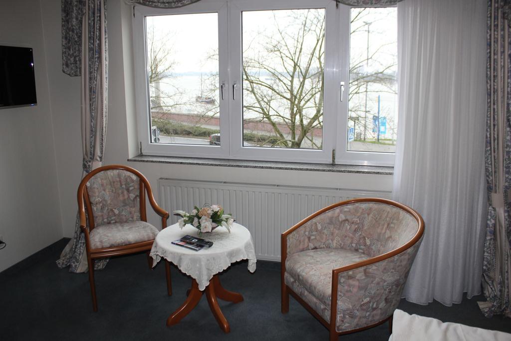 Hotel&Restaurant Zum Vater Rhein Monheim am Rhein Zimmer foto